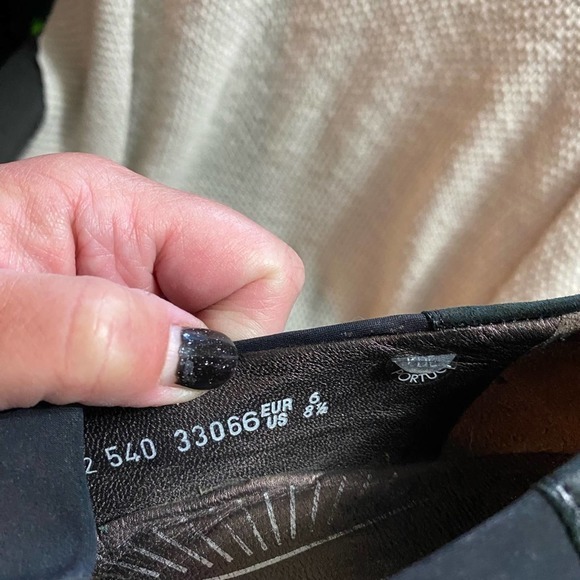 Mephisto Shock Absorber Loafers, Size 8.5 - Picture 2 of 5